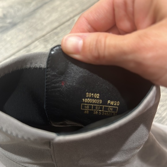 • STUART WEITZMAN • Women’s Highland Suede Sock Boots in Flannel Light Gray 8 - Picture 7 of 7